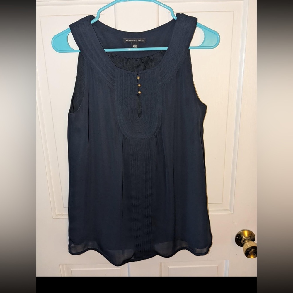BLACK Sleeveless Top
